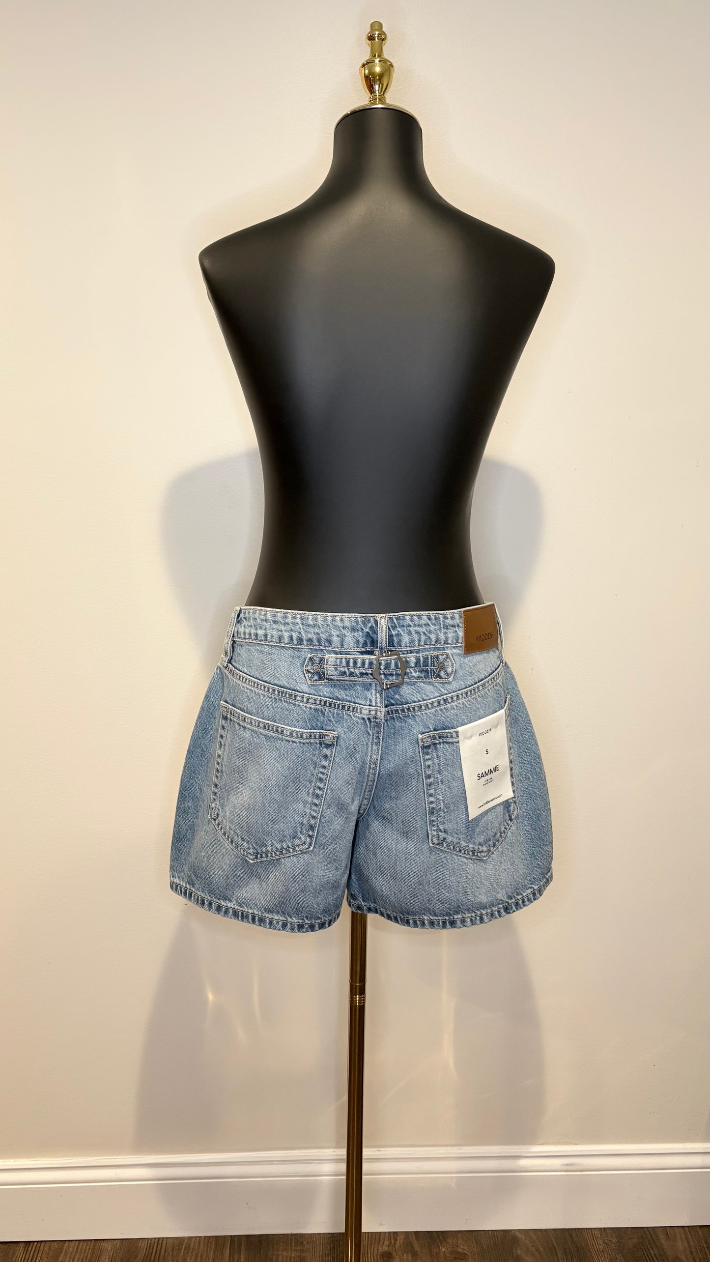 The Sammie Barrel Shorts